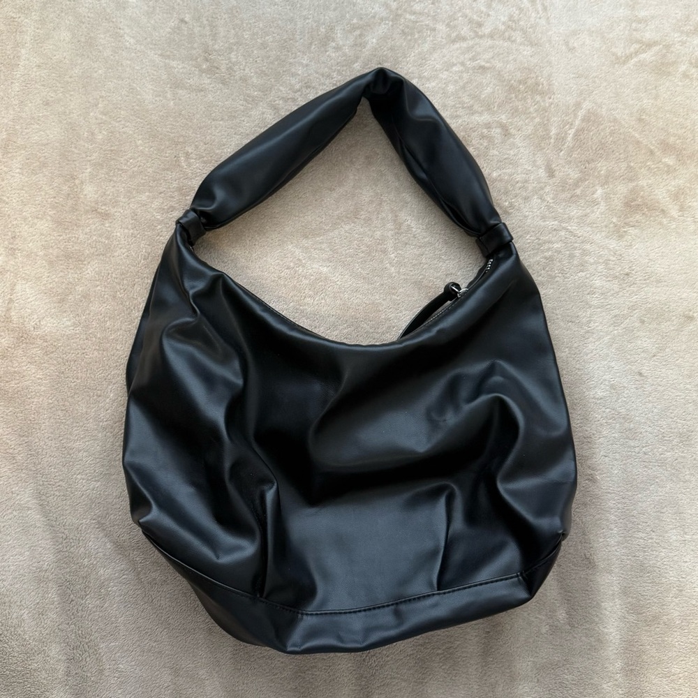 H&M Black Shoulder Hobo Bag - Sleek Everyday Tote